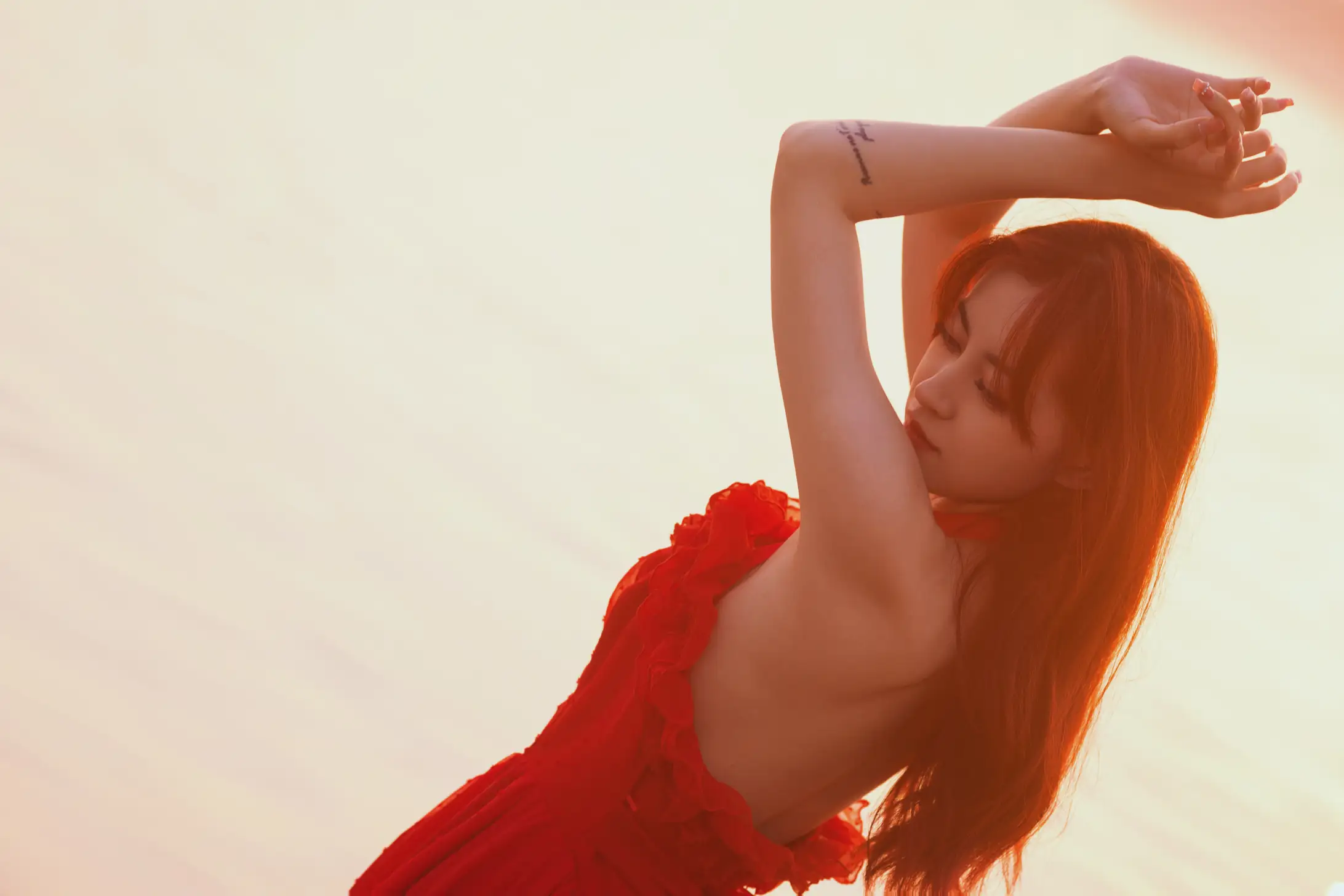 [YITUYU] 2022.09.02 Vol.1849 – Sunset at the seaside and girl in red dress Yixuan-#[33P]-32